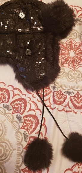 Winter hat - Picture 2 of 4